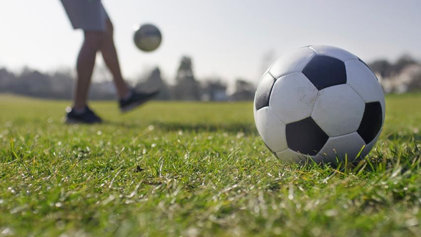 ¿Puedo hacer fútbol y bici?