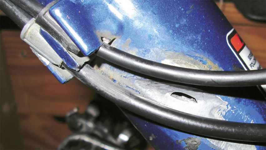 ¿La garantía me cubrirá este agujero en el cuadro?