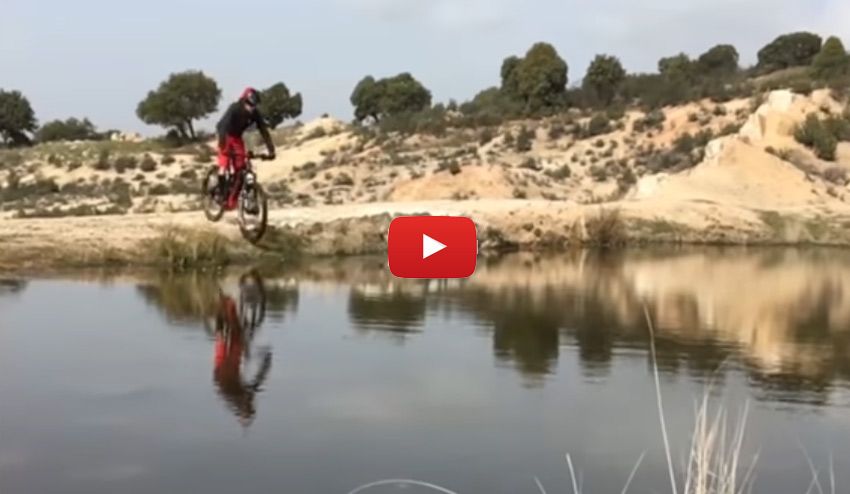 Una e-MTB ¿seguiría funcionando si la sumerges?