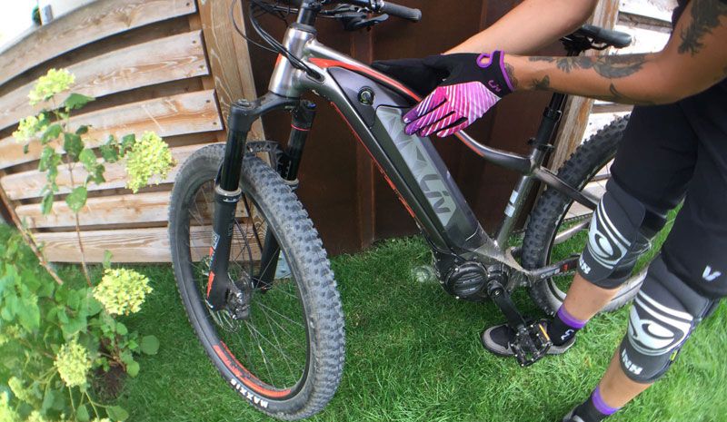 Isabel del Castillo de LIV nos cuenta los secretos de la primera EMTB de la marca, la Vall-E +.