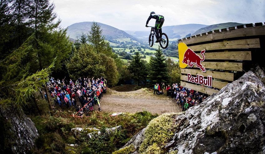 Vídeo: Red Bull Hardline, más arriesgado que nunca