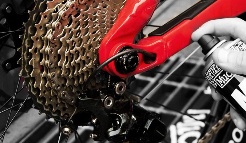 Recopilamos los mejores artículos sobre lubricar y engrasar la bicicleta.