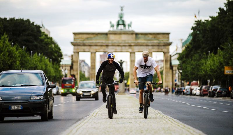 Cliac para ver el vídeo: Danny MacAskill y Martin Söderström en Alemania
