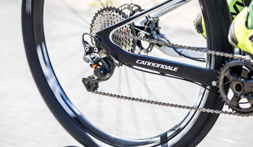 El equipo Cannondale se pasa a Shimano
