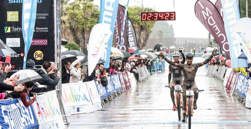 Hildegunn gana en Córdoba y amenaza el liderato de Ferreira