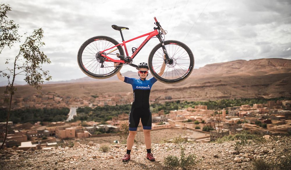 Decathlon lleva a una de sus vendedoras a la Titan Desert