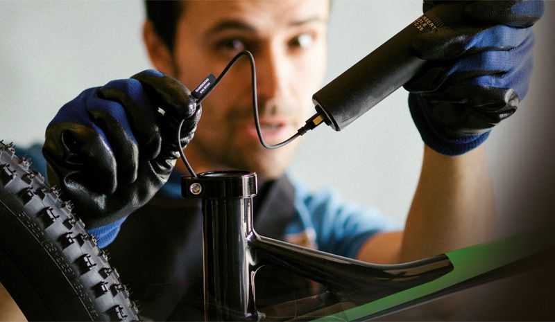 Mecánica: Instalar una transmisión electrónica Di2