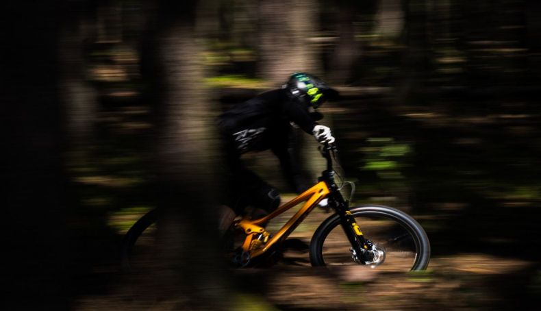 Nueva horquilla Öhlins DH 38 m.1