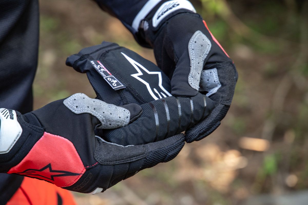 Protecciones Alpinestars Paragon Lite plegado