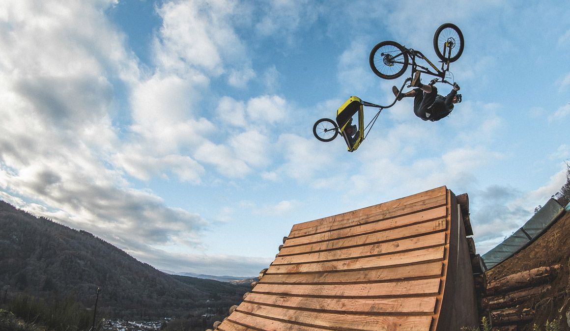 Danny Macaskill en el Basrrell Roll de Danny DayCare