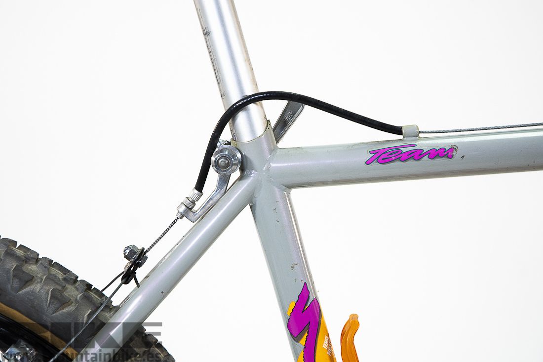 Detalle de la zona del sillín en la Stumpjumper Team de 1989 fabricada en acero. Detalle de la zona del sillín en la Stumpjumper Team de 1989 fabricada en acero.