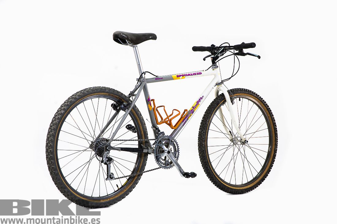 La Specialized Stumpy de 1989 ha pesado poco más de 12 Kg en la báscula de BIKE. 