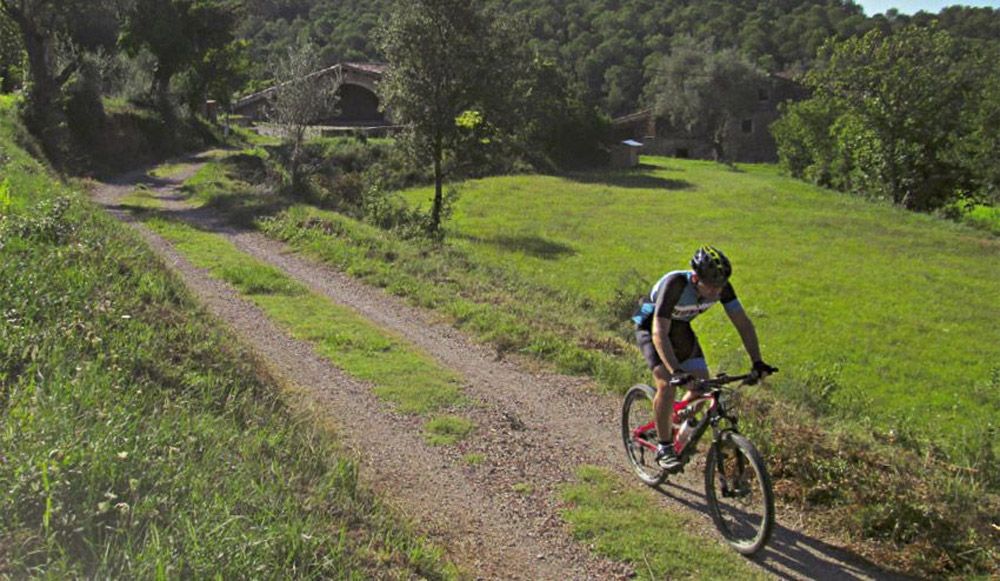 Las mejores rutas para el verano. Besalú Girona