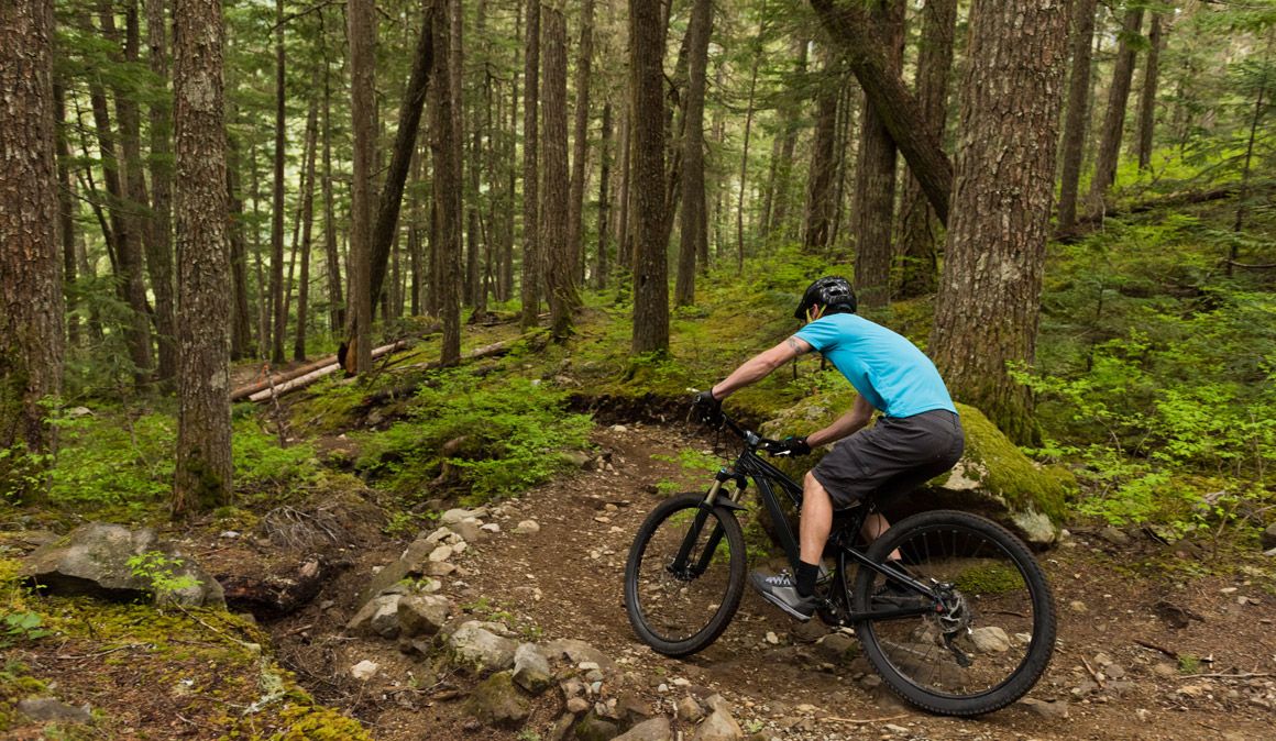 Cómo trazar curvas en bici