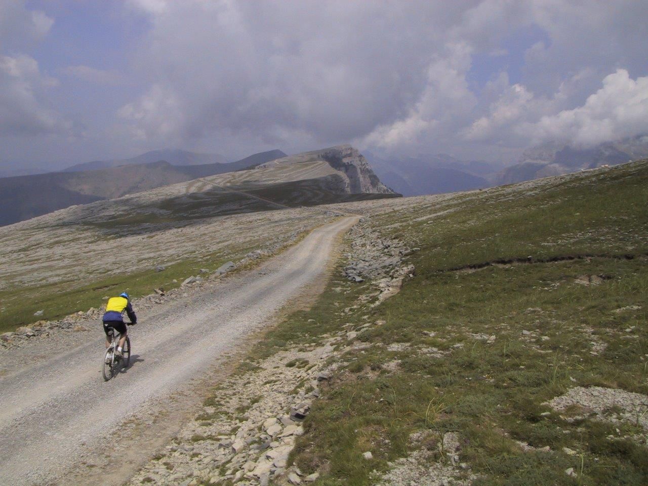 Alguno de los recorridos nos acercan al corazón de Los Pirineos. 