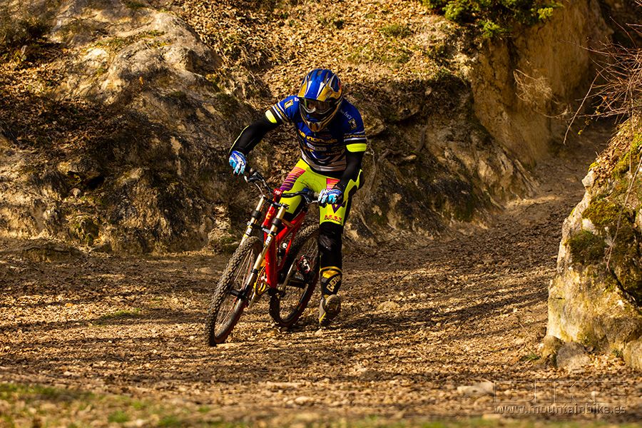Cannondale Super V DH 4000 (2025)