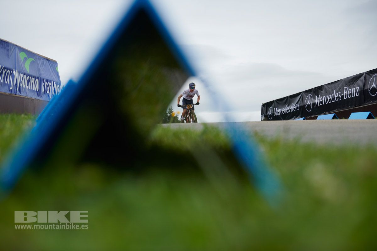 Espectacular imagen en el acceso a la recta de meta del circuito checo.