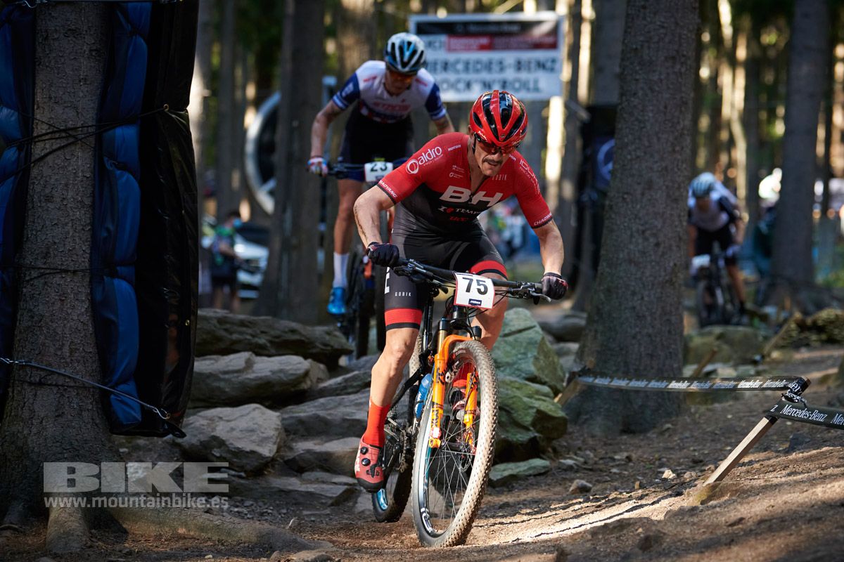 Nove Mesto 2020 XCO domingo. Hombres. Fotos Frabanvisuals  (23)