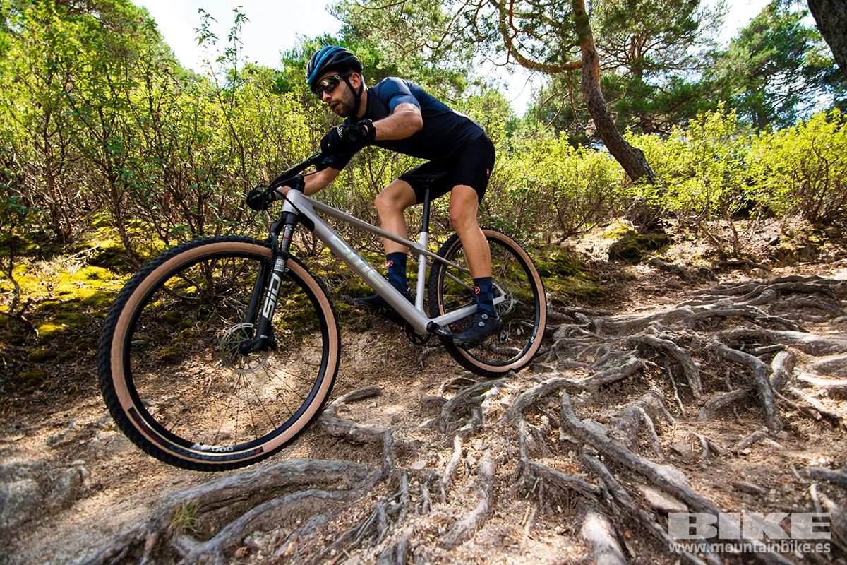 Acción BMC Twostroke (15)