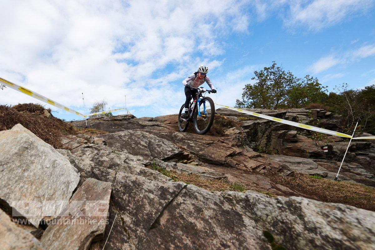 Campeonato de Europa Monte tamaro 2020. Entrenamientos y XC Eliminator. Fotos @frabanvisuals (34)