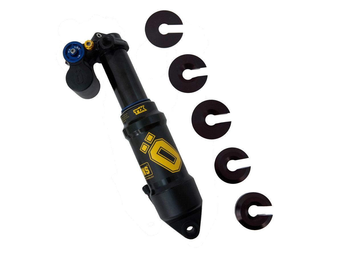 Nuevo amortiguador Öhlins TTX1 Air. Espaciadores de volumen con el kit de serie.