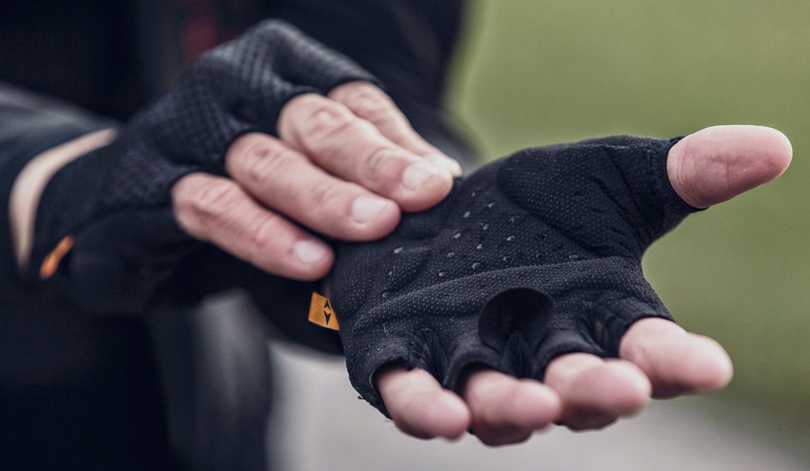 Maap Race Mitt. Como una badana en la palma de tu mano