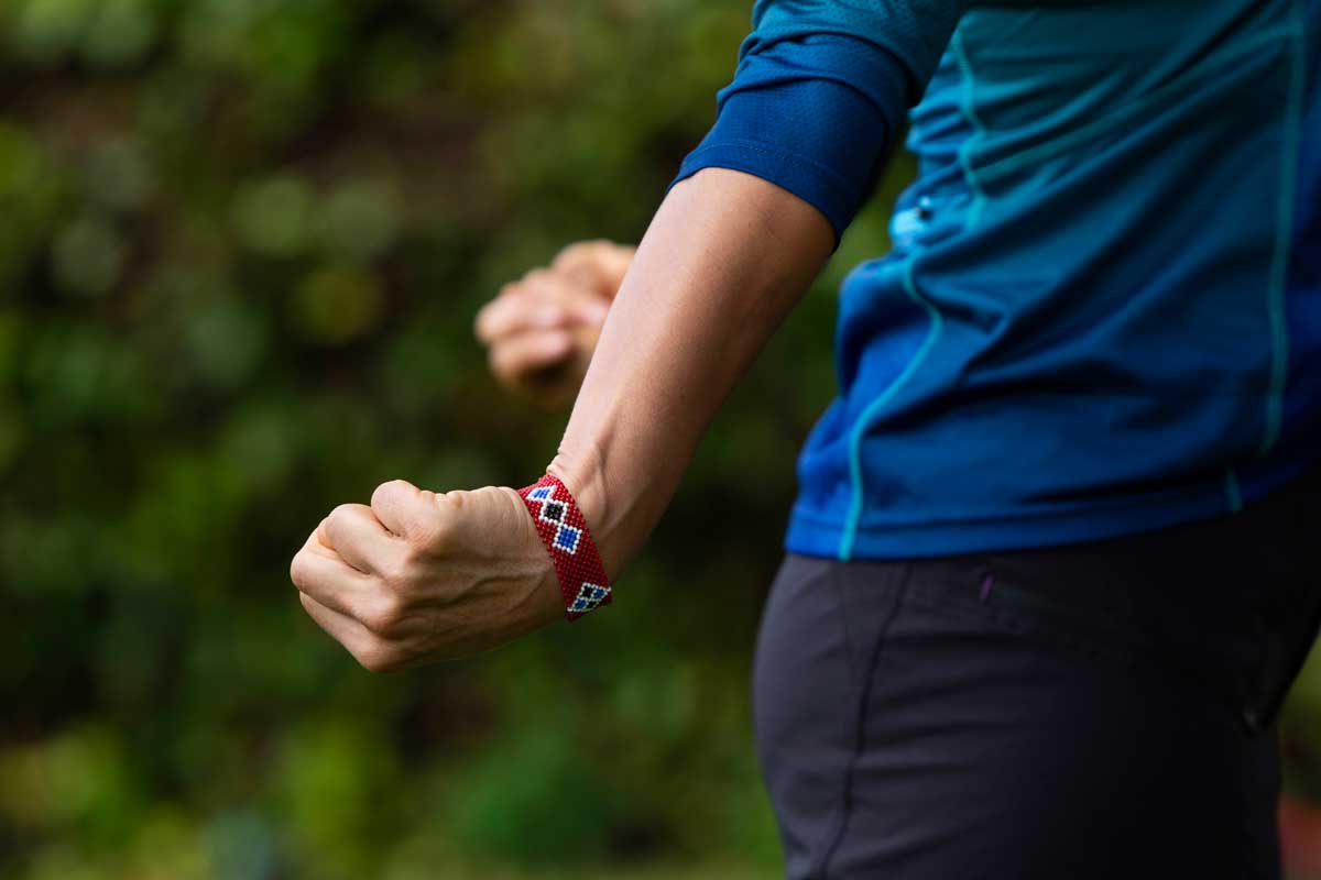 Estiramientos nervios brazos: Nota la tensión en el antebrazo Estiramientos nervios brazos: Nota la tensión en el antebrazo