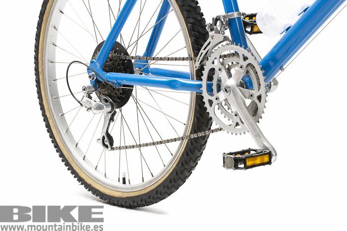 El 100% de la transmisión es de procedencia japonesa como Sugino, Suntour o Shimano. El 100% de la transmisión es de procedencia japonesa como Sugino, Suntour o Shimano.