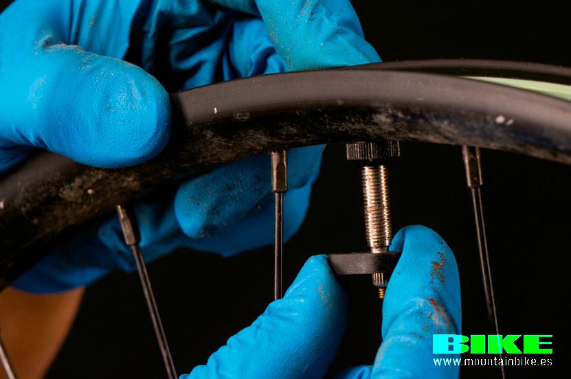Tu Tubeless pierde aire   mantenimiento (2)
