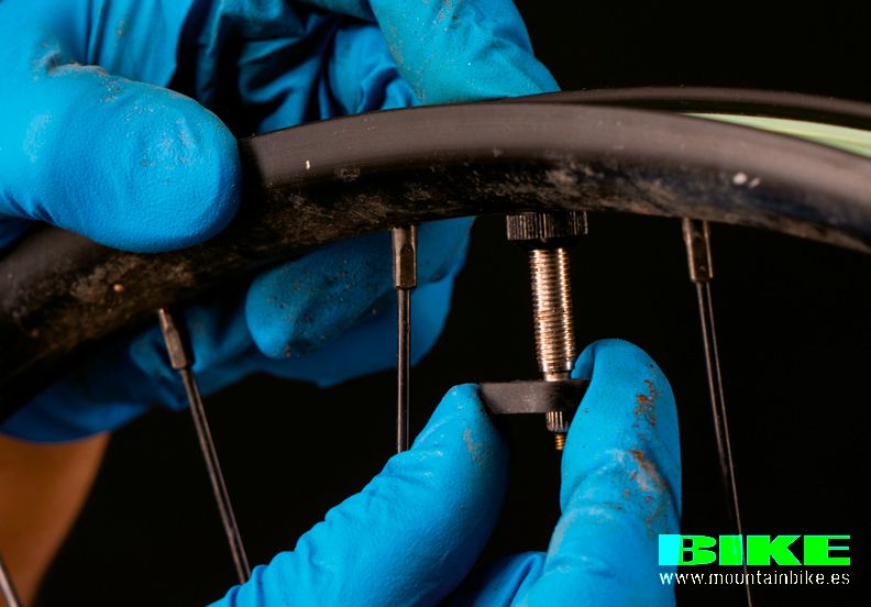 Tu Tubeless pierde aire   mantenimiento (12)