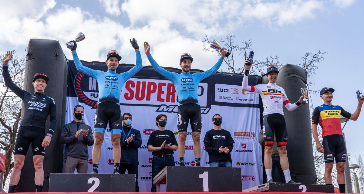 Super Cup Banyoles KMC Orbea y Trek dominan mujeres accio podio hombres
