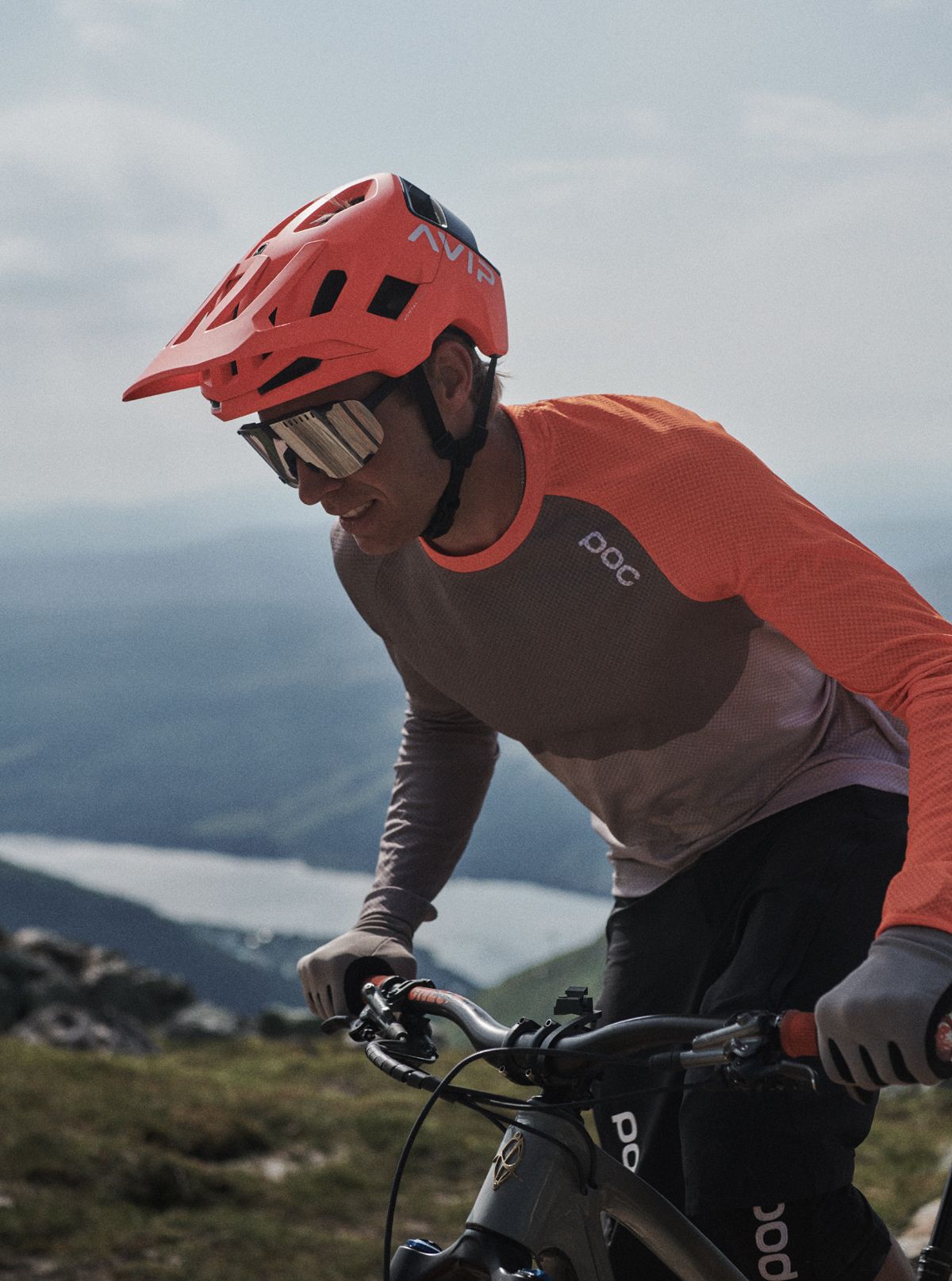 POC presenta su nuevo casco Kortal Race MIPS y las nuevas gafas Devour detalle 4