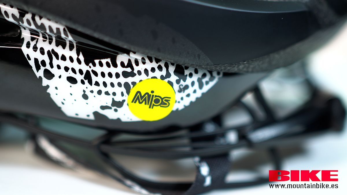 Giro Aether Yasuda Studio MIPS (16)