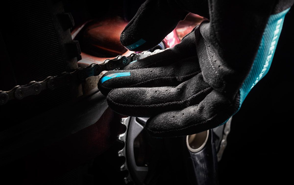 bluegrass react gravity gloves thumbnail reinforcements bluegrass react gravity gloves thumbnail reinforcements