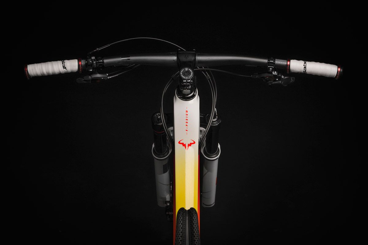 Así es la Mondraker F Podium personalizada de Rafa Nadal (9)