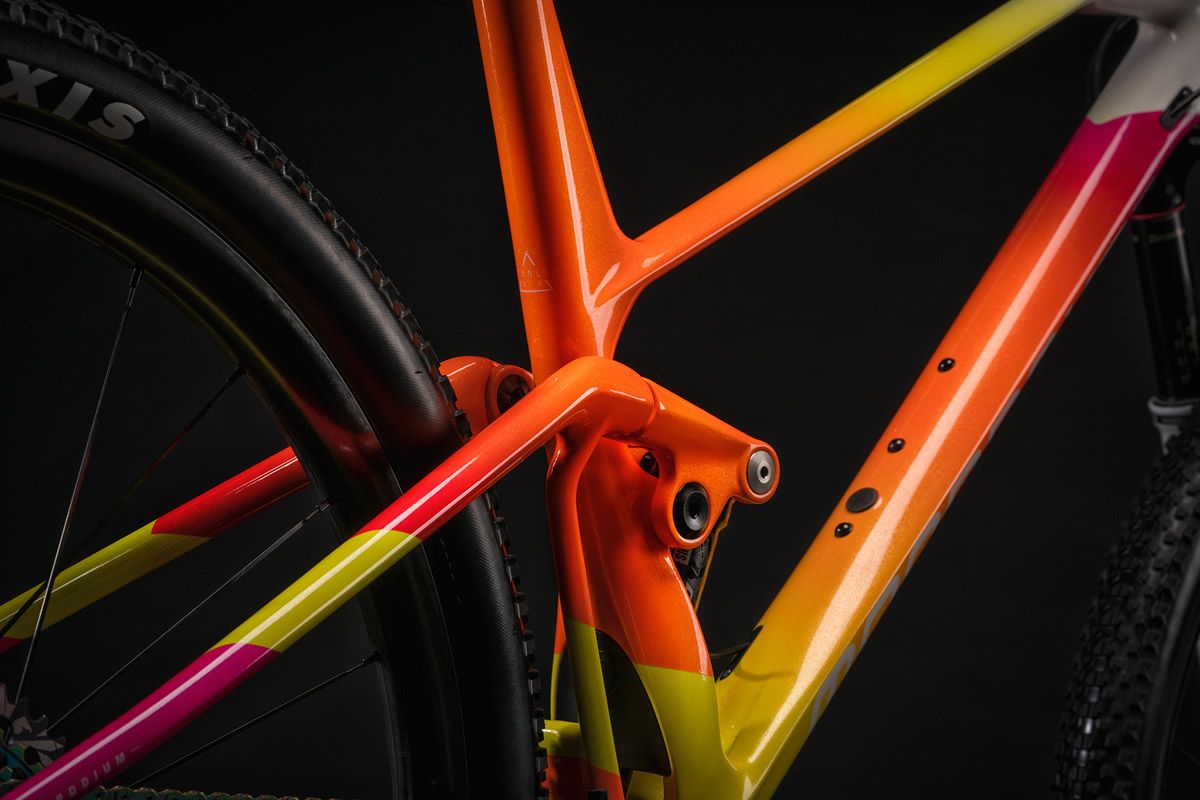 Así es la Mondraker F Podium personalizada de Rafa Nadal (14)