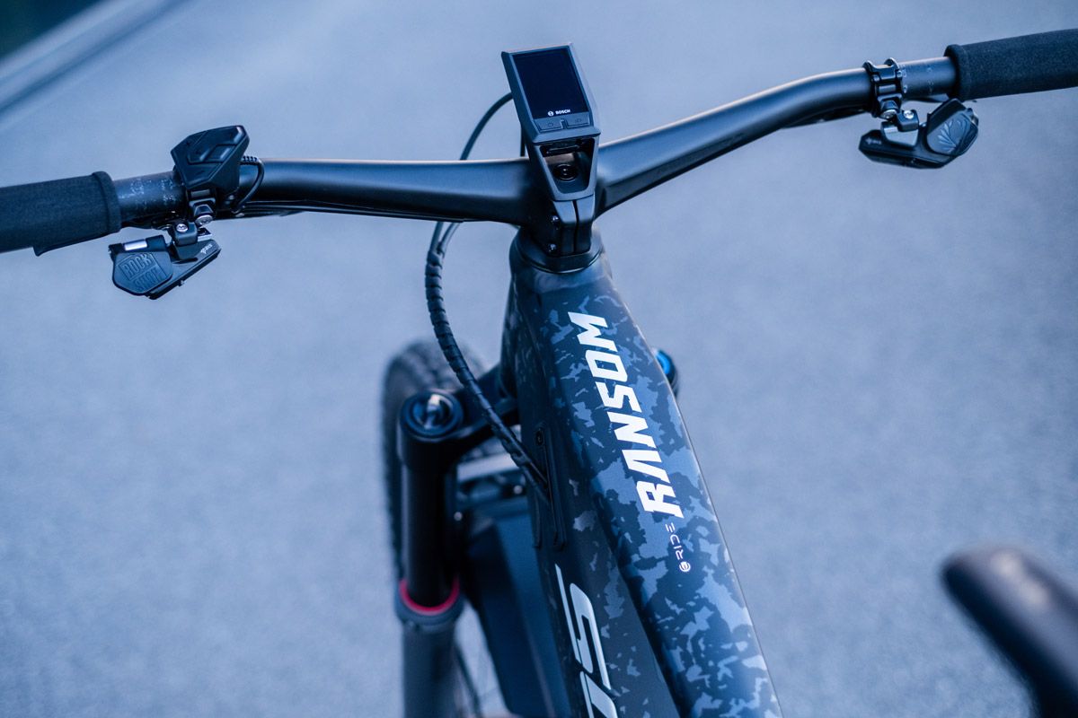Cuando Nino Schurter estrenó la Ransom eRIDE (22)