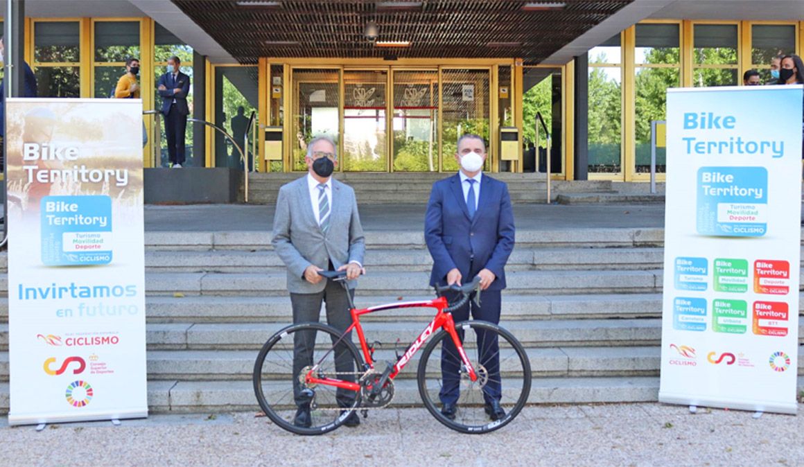 Jose Luis López Cerrón y Jose Manuel Franco en la presentación de Bike Territory