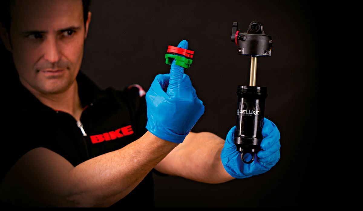 Variación de volumen de la cámara (+) de aire de un RockShox