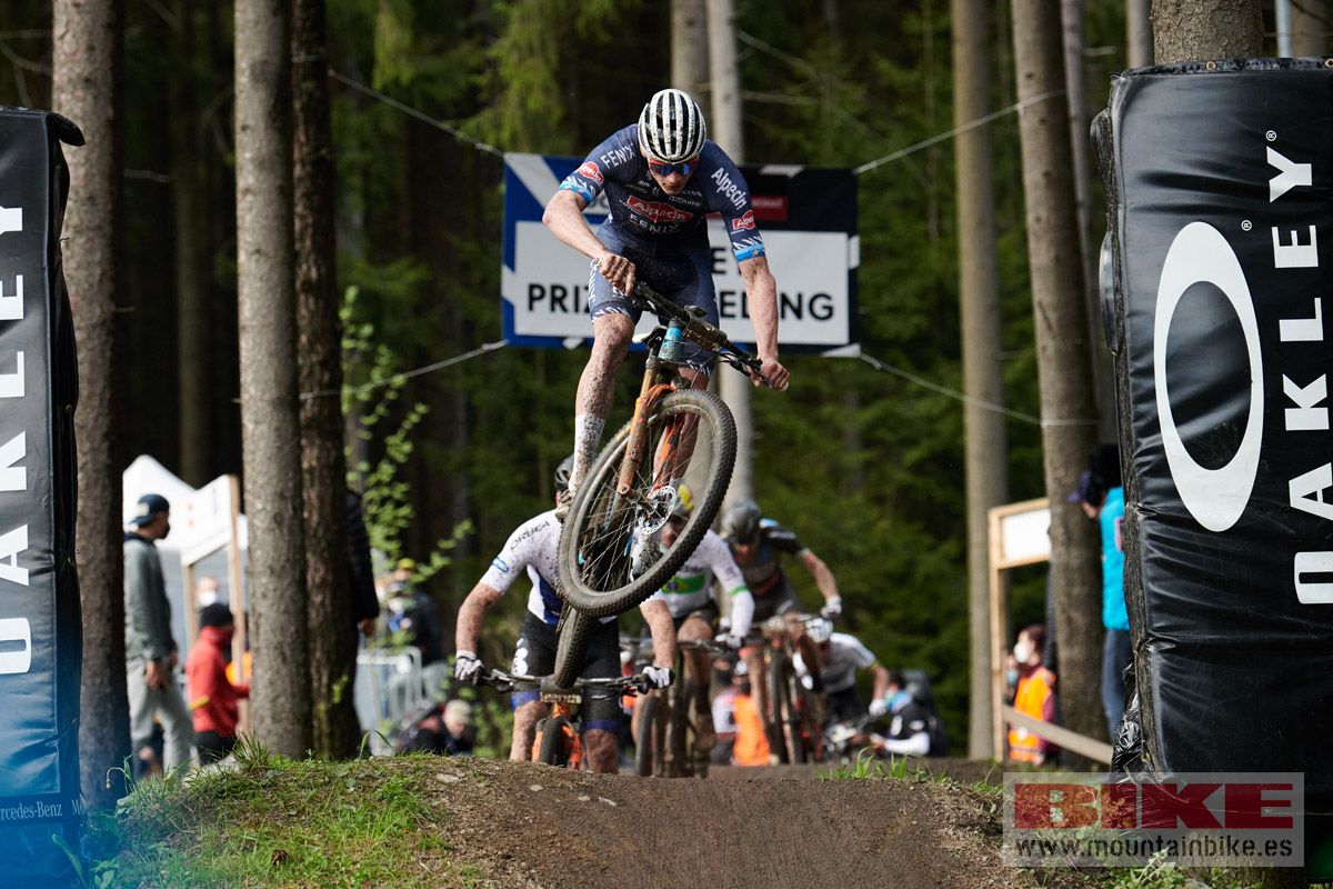 Copa del Mundo Nove Mesto 2021. Short Track. Fotos Frabanvisuals (27)