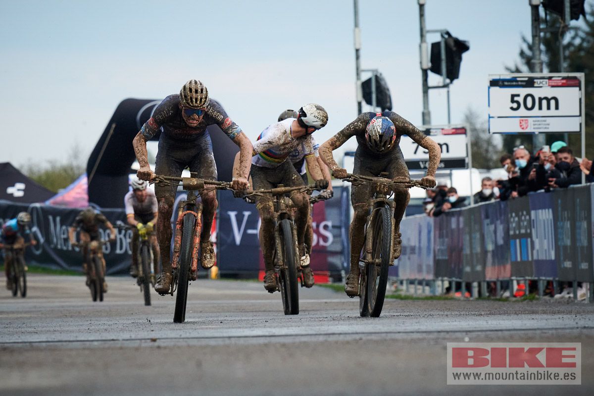 Copa del Mundo Nove Mesto 2021. Short Track. Fotos Frabanvisuals (45)