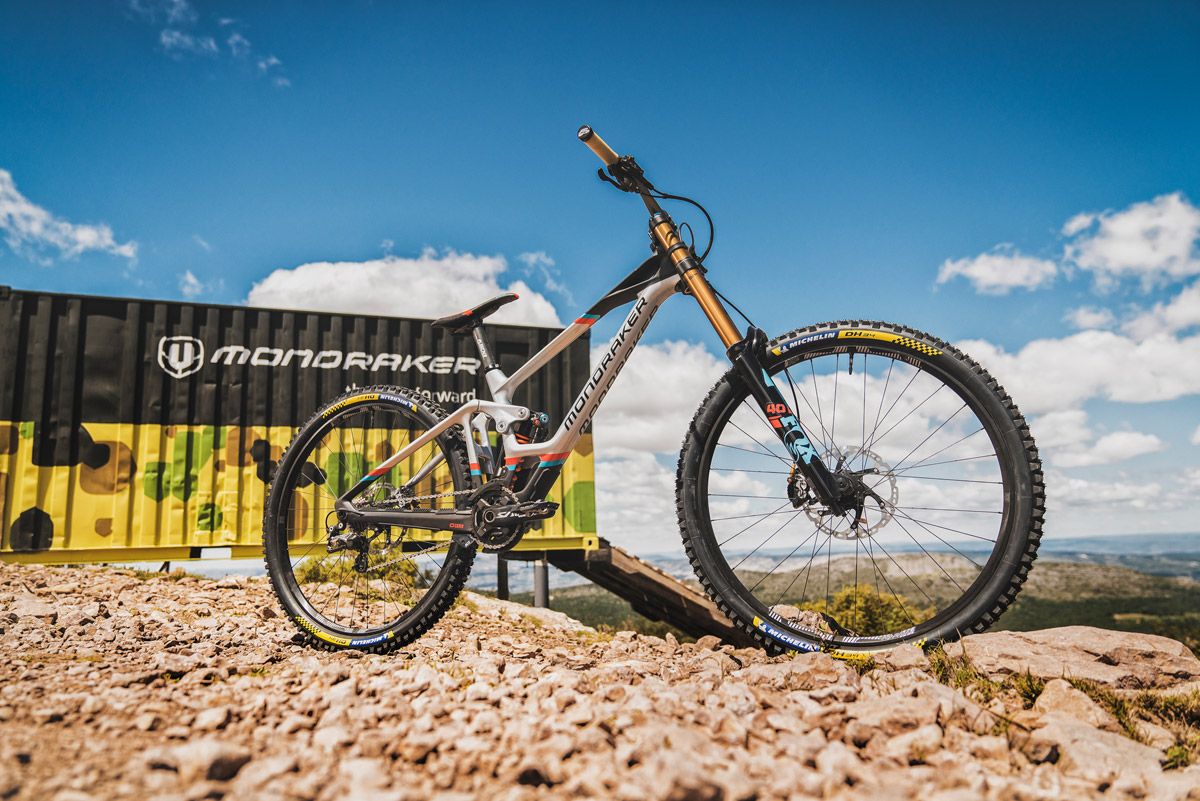 Mondraker Summum Carbon 2022 (15) Mondraker Summum Carbon 2022 (15)