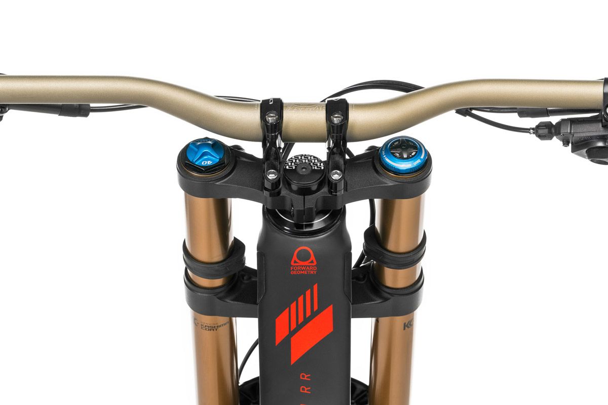 Mondraker Summum Carbon 2022 (5) Mondraker Summum Carbon 2022 (5)