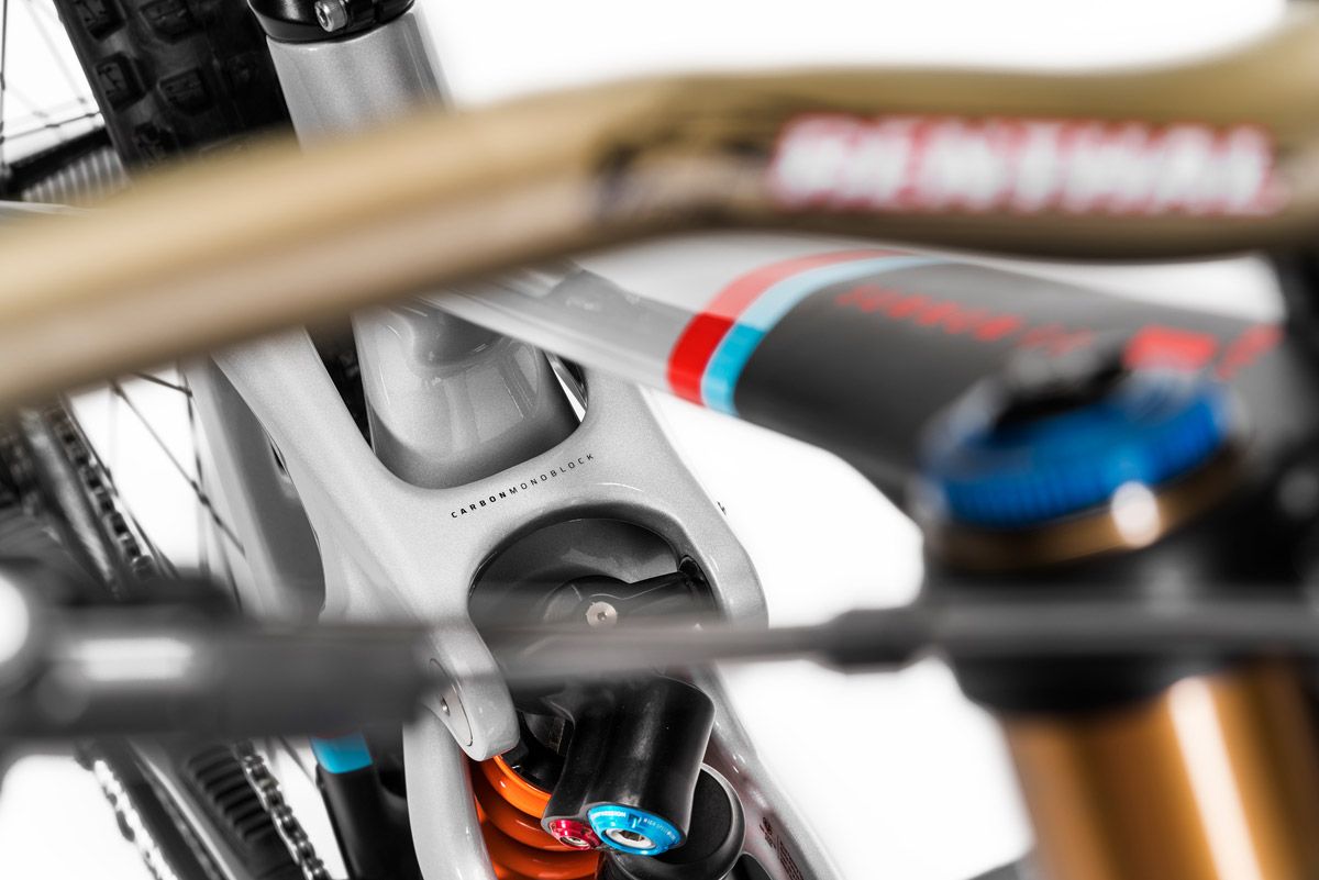 Mondraker Summum Carbon 2022 (35) Mondraker Summum Carbon 2022 (35)