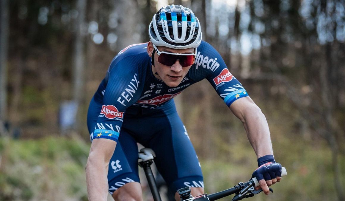 Mathieu Van der Poel con el ABUS AirBreaker, uno de los tres modelos de alto rendimiento de ABUS producido en Maxi Studio Italia.