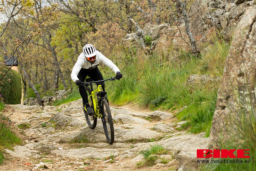 Acción Scott Scale 980 (16)