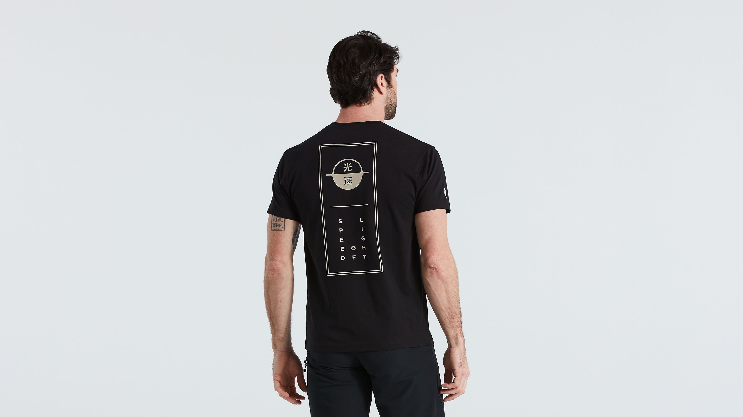 64621 260 APP SPEED OF LIGHT TEE SS MEN DARK M BACK