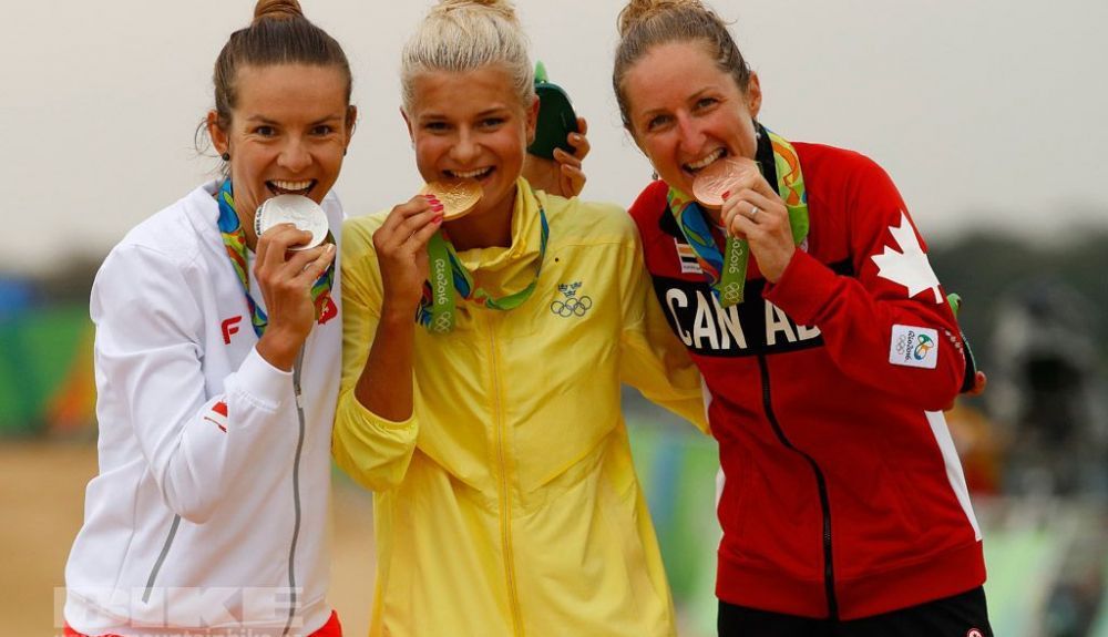 Maja Wloszczowska se retira y Jolanda Neff le dedica esta emotiva carta. En Rio, Maja Wloszczowska consiguió su segunda medalla olímpica. Foto Rafa Gómez Maja Wloszczowska se retira y Jolanda Neff le dedica esta emotiva carta. En Rio, Maja Wloszczowska consiguió su segunda medalla olímpica. Foto Rafa Gómez