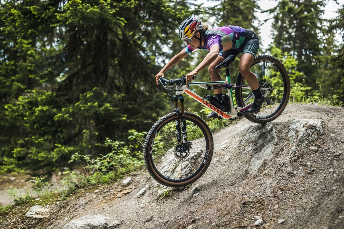 nueva canyon lux trail downcountry con 120 y 110 mm imagen 1