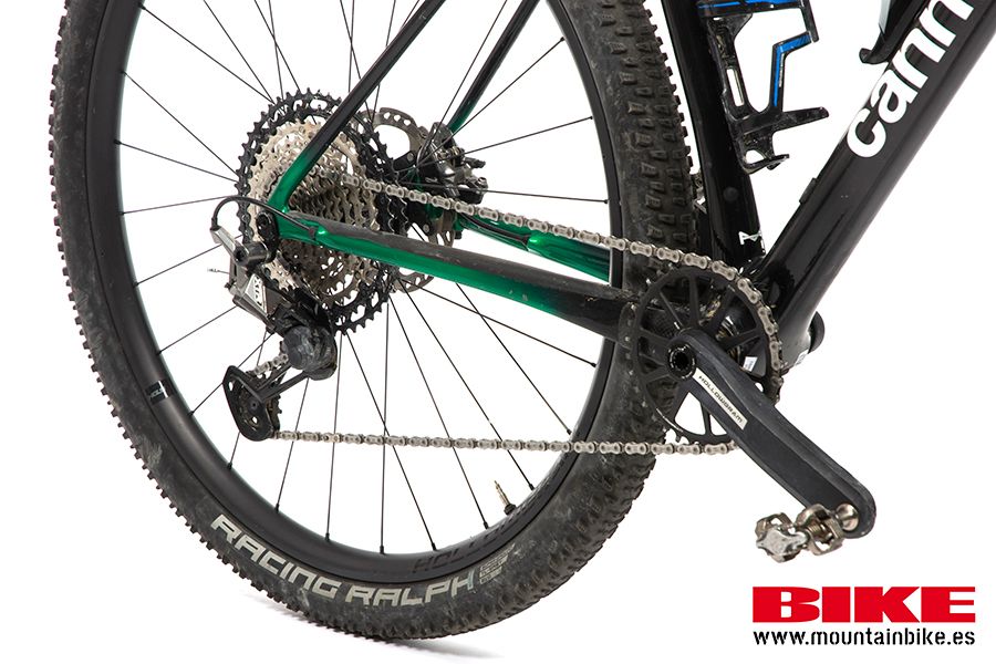 Transmisión XTR/XT/Hollowgram: 12 velocidades, 10-51, plato de 34. Nunca se salió la cadena, cambios perfectos. Transmisión XTR/XT/Hollowgram: 12 velocidades, 10-51, plato de 34. Nunca se salió la cadena, cambios perfectos.